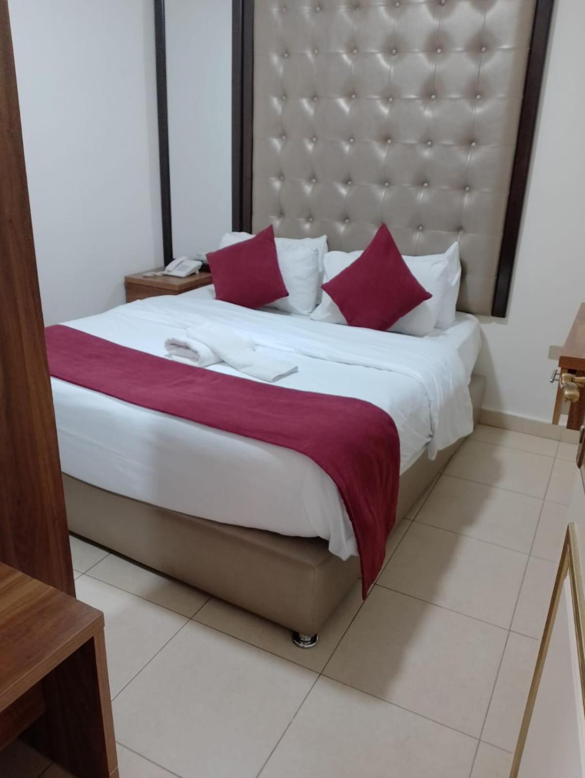 Shami Plaza Hotel Amman Bagian luar foto