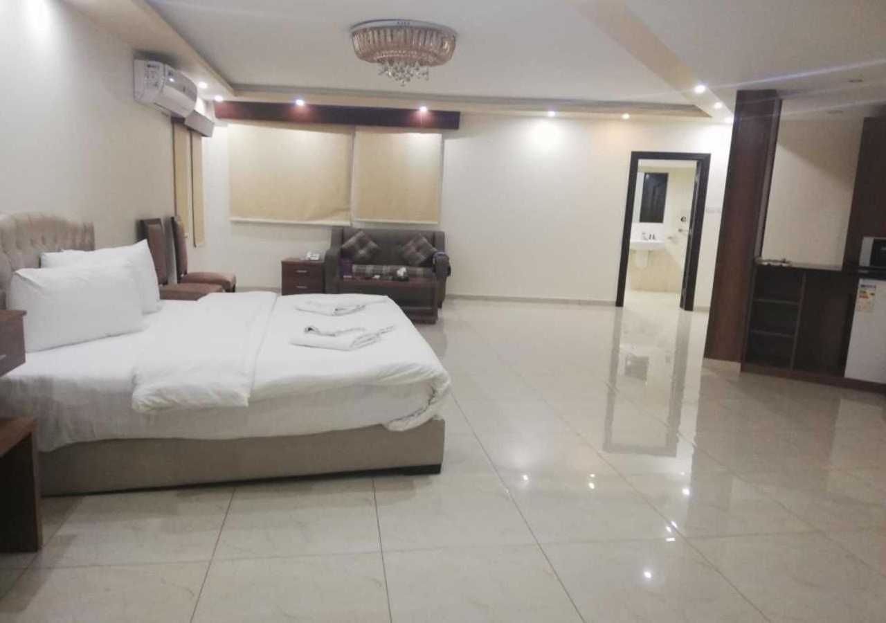 Shami Plaza Hotel Amman Bagian luar foto