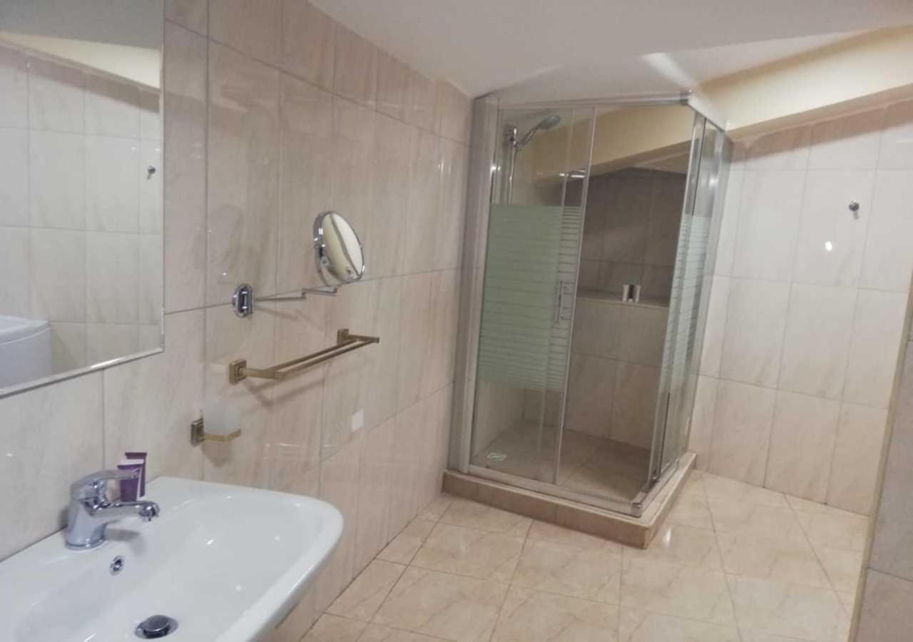 Shami Plaza Hotel Amman Bagian luar foto